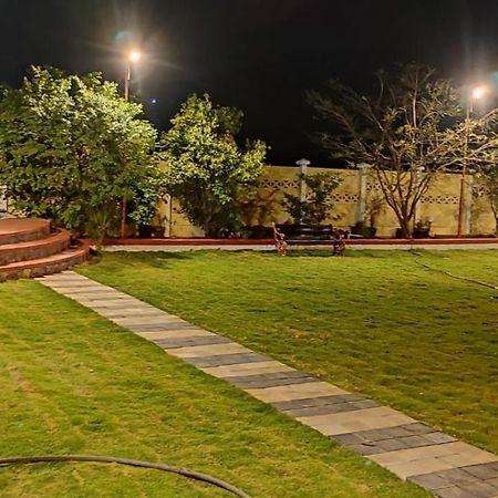 Onyx Farm Villa Khamshet Exterior photo